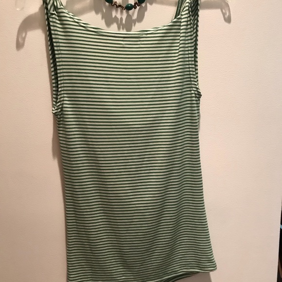 Perfect top w appealing neckline NEW! Stay nice & cool! - Picture 2 of 4